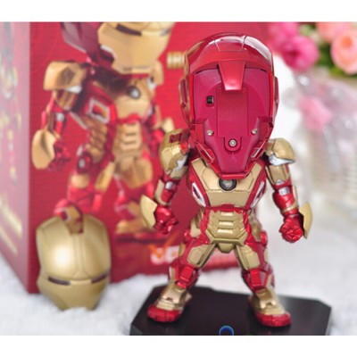 Екшън фигурка на Iron Man със светлинни ефекти